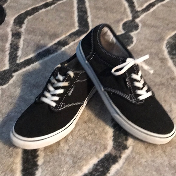 ladies black vans size 5